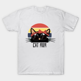 Funny cat mom T-Shirt